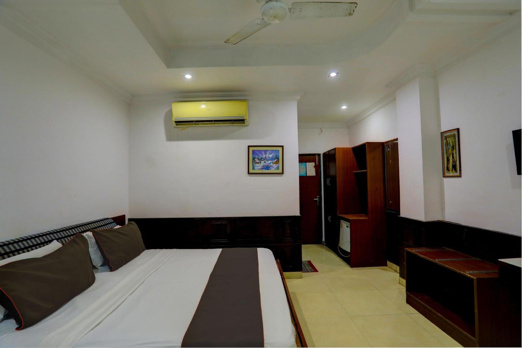 Hotel Monarch Inn لاكناو المظهر الخارجي الصورة