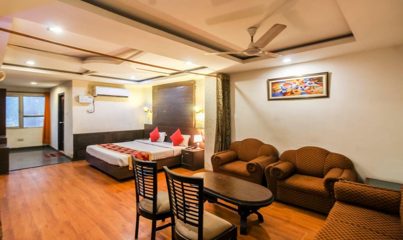 Hotel Monarch Inn لاكناو المظهر الخارجي الصورة
